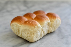 Classic White Dinner Rolls (package of 6)