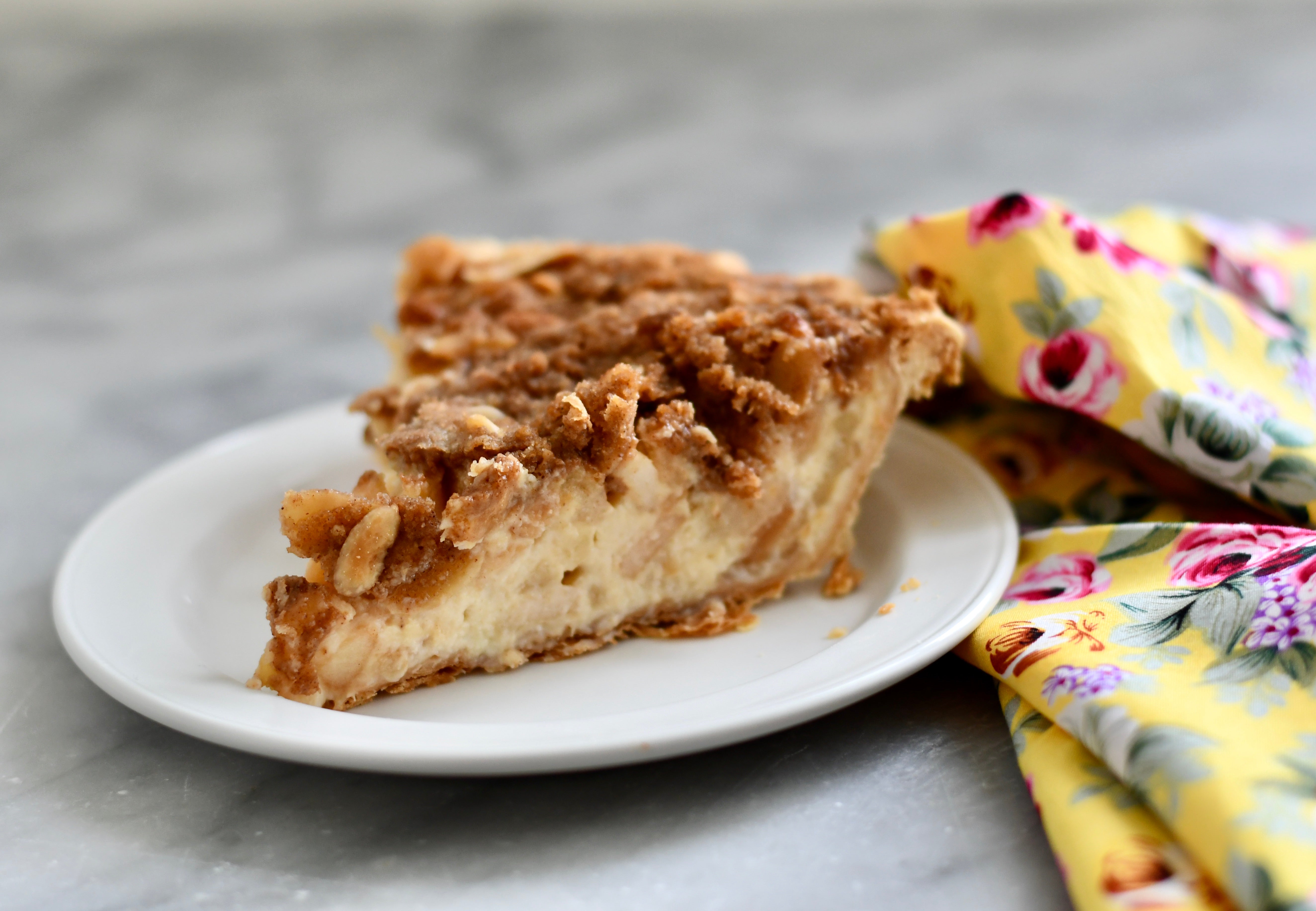9" Apple Spice Pie with Oat Crumble